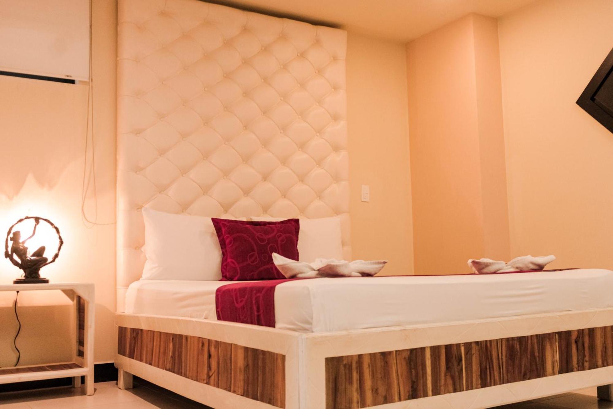 Hotel Plaza Garibaldi Caldas Екстериор снимка