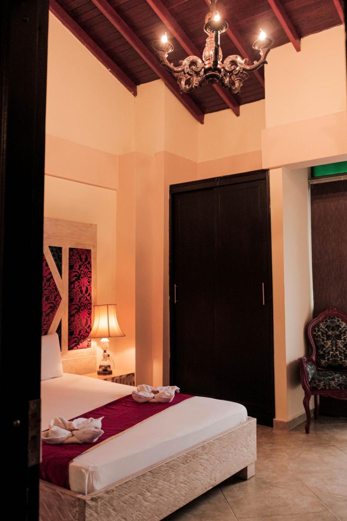 Hotel Plaza Garibaldi Caldas Екстериор снимка